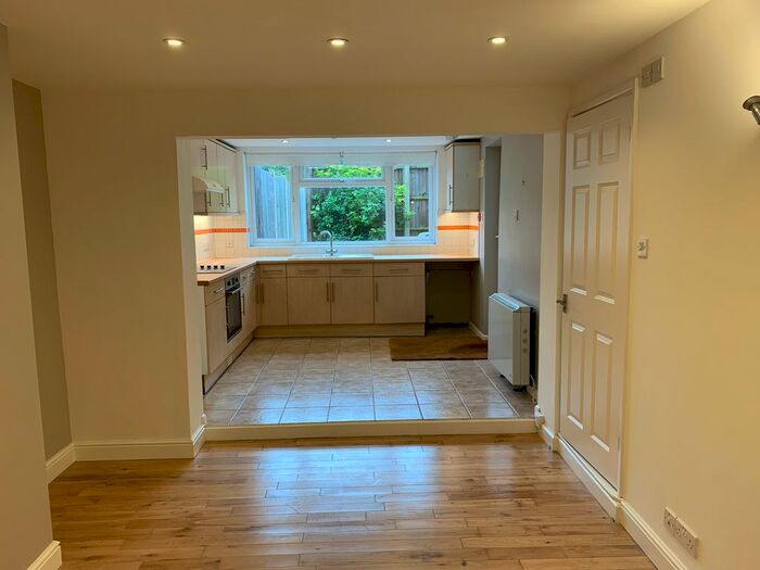 1 Bedroom Flat To Rent In Wilton Road, Salisbury, SP2