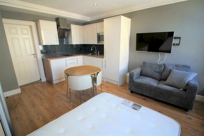 1 Bedroom Private Hall To Rent In St. Leonards Gate, Lancaster, LA1