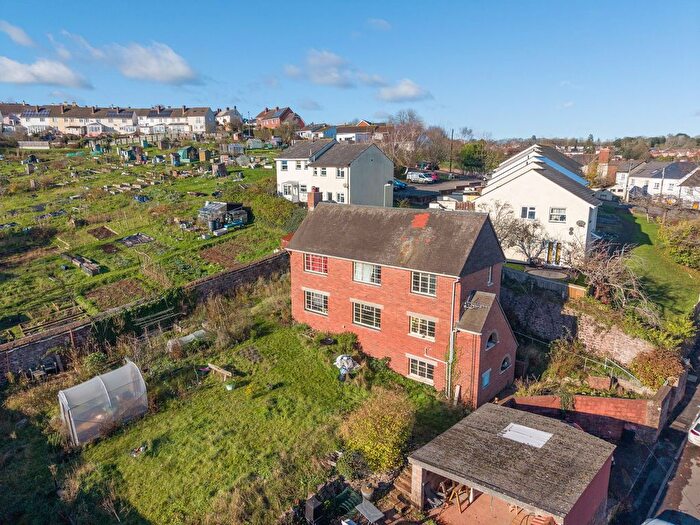 3 Bedroom Detached House For Sale In Park Street, Crediton, EX17