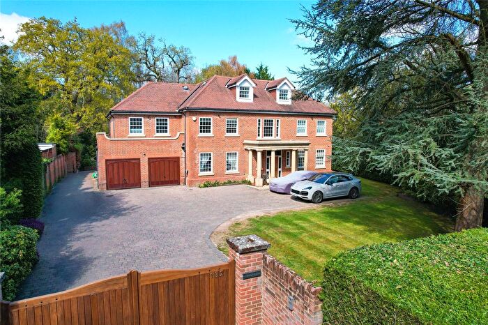 5 Bedroom Detached House For Sale In Burwood Road, Walton-On-Thames, KT12