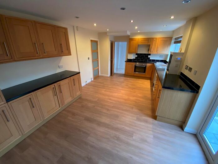 3 Bedroom Detached House To Rent In Cambridge Road, Stamford, PE9