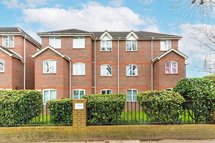 2 Bedroom Flat To Rent In London Road, Isleworth, TW7