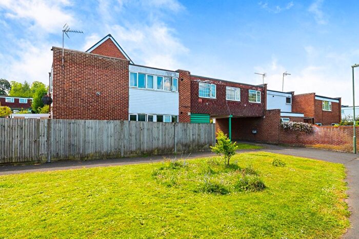 2 Bedroom Flat For Sale In Chelmer Court, Basingstoke, RG21