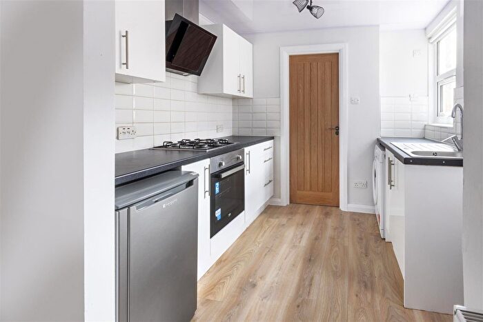 1 Bedroom Flat To Rent In North Terrace, Newcastle Upon Tyne, NE2