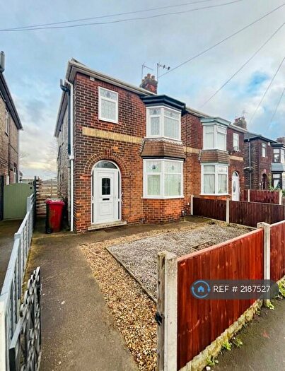 3 Bedroom Semi-Detached House To Rent In Warwick Road, Scunthorpe, DN16