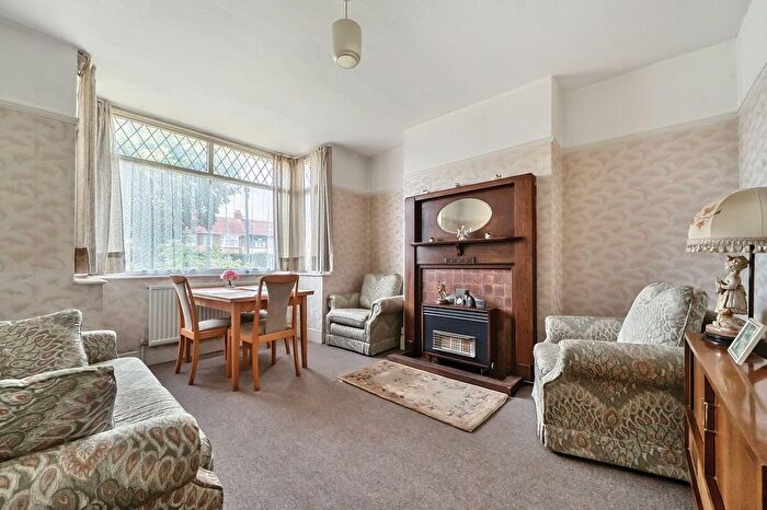 3 Bedroom Terraced House For Sale In Kingsway, St. George, BS5