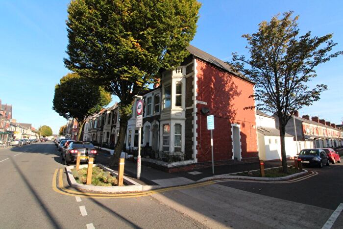 2 Bedroom Flat To Rent In Corporation Road, Grangetown, Cardiff, CF11