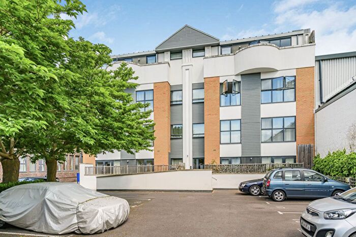 1 Bedroom Flat To Rent In Lower Richmond Road, Richmond, TW9