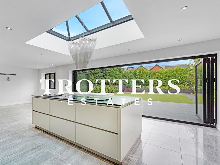 5 Bedroom Detached House To Rent In Luxborough Lane, Chigwell, IG7