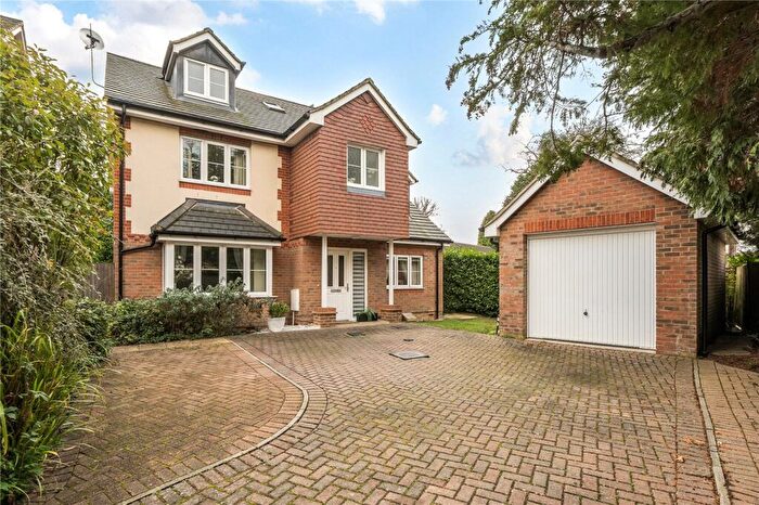 4 Bedroom Detached House For Sale In Hawthorne Gardens, Caterham, Surrey, CR3