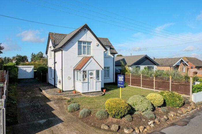 3 Bedroom Detached House For Sale In Green Farm Lane, Shorne, Gravesend, Kent, DA12