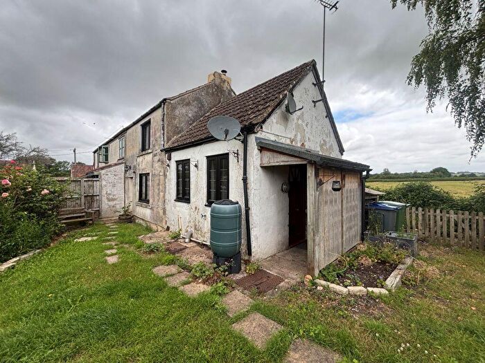 1 Bedroom Cottage For Sale In Quemerford, Calne, SN11