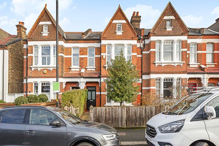 3 Bedroom Flat For Sale In Beauval Road, London, SE22