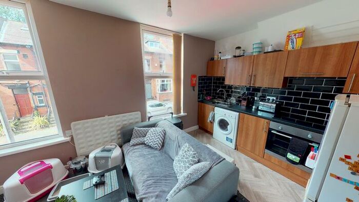 1 Bedroom Flat To Rent In Wilton Grove, Meanwood, Leeds, LS6