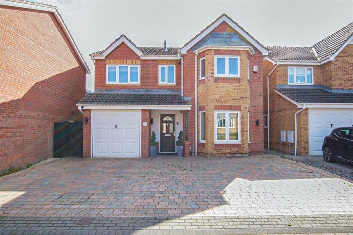 4 Bedroom Detached House For Sale In Walstow Crescent, Armthorpe, Doncaster, DN3