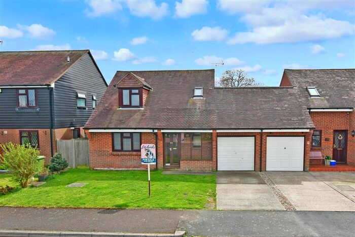 3 Bedroom Link Detached House For Sale In Copperfields, Lydd, Kent, TN29