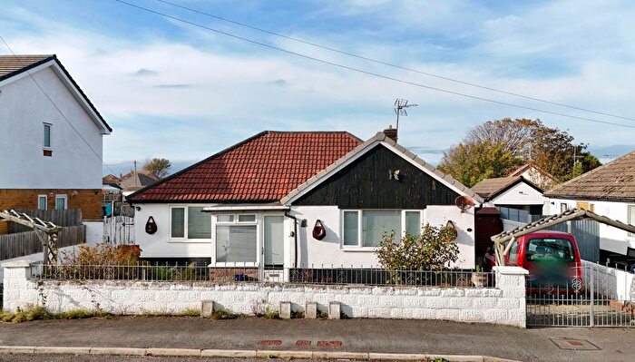2 Bedroom Bungalow For Sale In Manor Way, Kinmel Bay, LL18