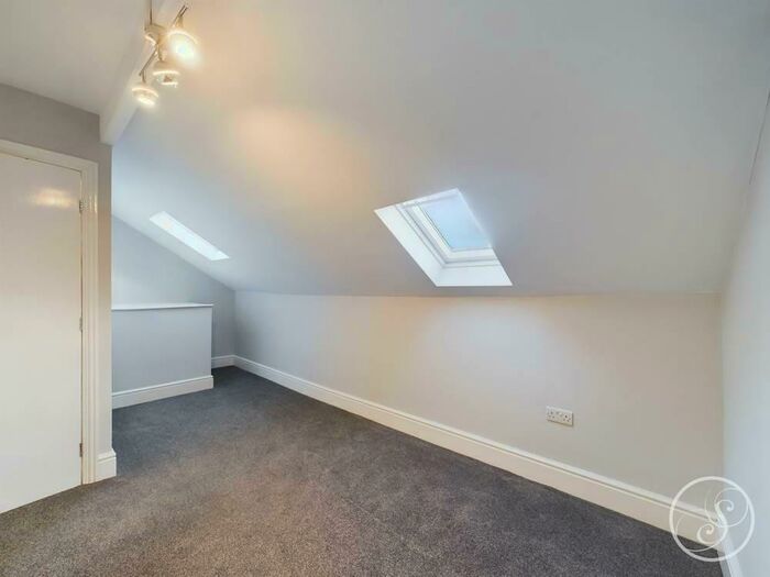 2 Bedroom Flat To Rent In Cross Gates Road, Leeds, LS15