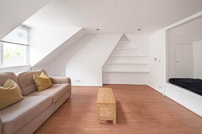 1 Bedroom Flat To Rent In Hillfield Road, West Hampstead, London, NW6