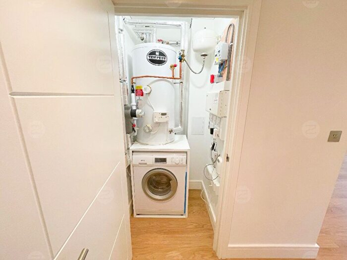 1 Bedroom Flat To Rent In West Timberyard, Hurst Street, Birmingham, B5