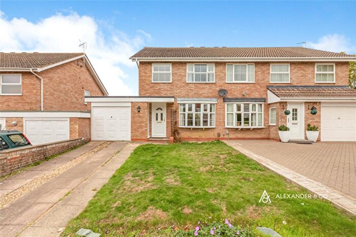 3 Bedroom Semi-Detached House To Rent In Jasmine Close, Aylesbury, HP21