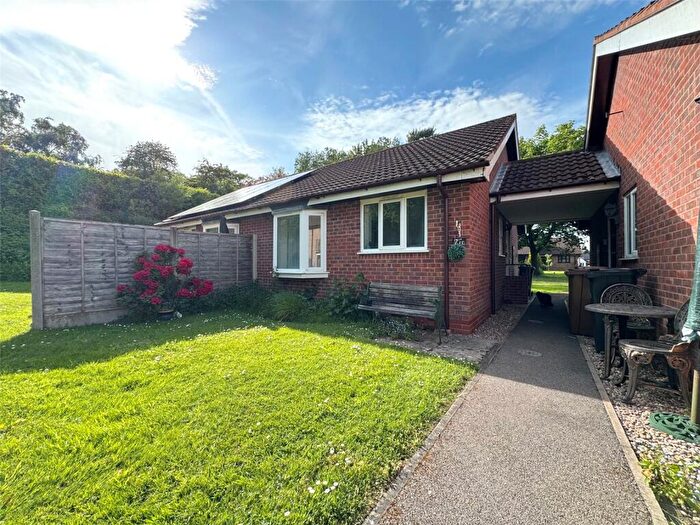 1 Bedroom Bungalow For Sale In Poplar Road, Dorridge, Solihull, West Midlands, B93