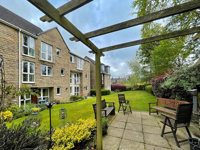 1 Bedroom Apartment For Sale In St. Stephens Fold, Huddersfield, HD3