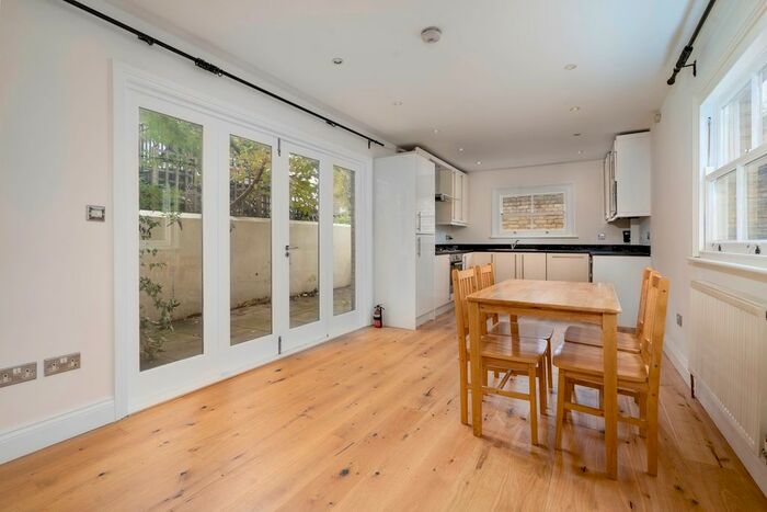 2 Bedroom Flat To Rent In Caledonian Road, London, N7