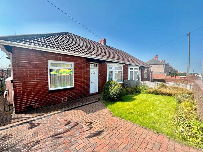 3 Bedroom Semi-Detached Bungalow To Rent In Charnwood Gardens, Gateshead, NE9