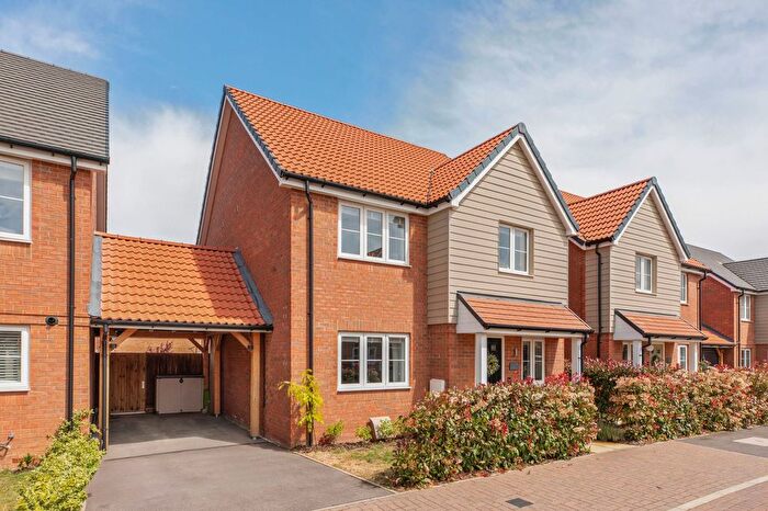 4 Bedroom Detached House For Sale In Ronald Allen Drive, Stoke Mandeville, HP22