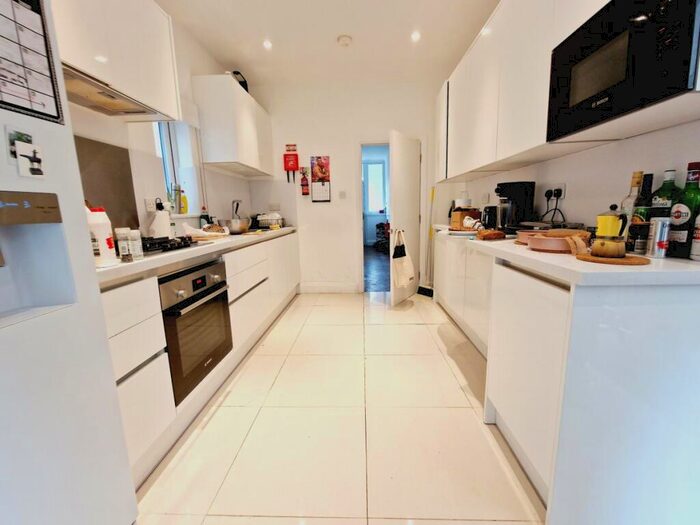 5 Bedroom Flat To Rent In Kelross Road, Highbury, N5