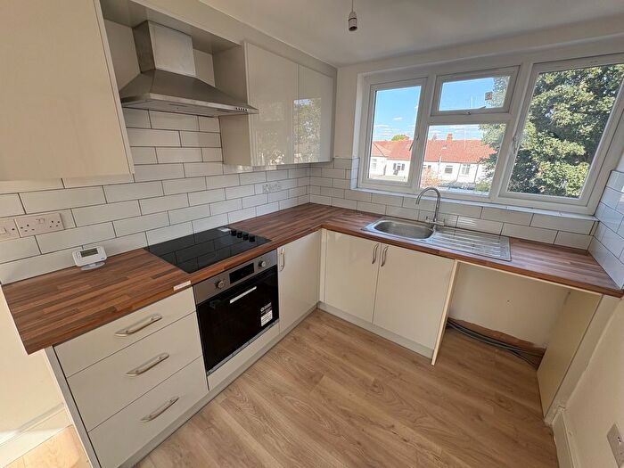 3 Bedroom Flat To Rent In Woodlands Road, First Floor, Southall, UB1