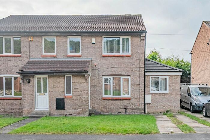3 Bedroom Semi-detached House For Sale In Abbeydale Garth, Kirkstall, Leeds, LS5