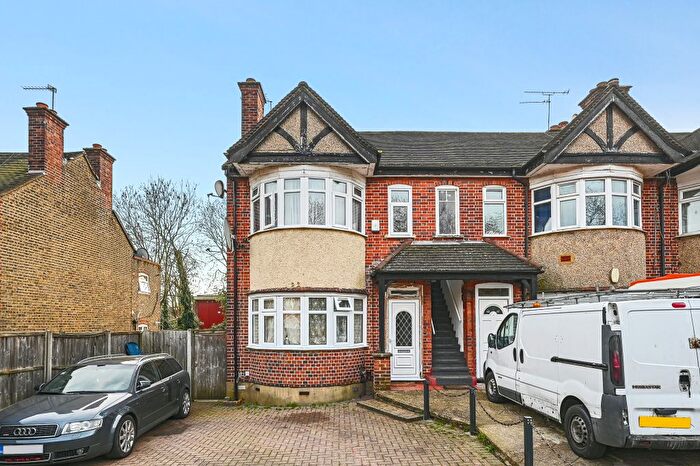 2 Bedroom Maisonette For Sale In Christchurch Avenue, Harrow, HA3