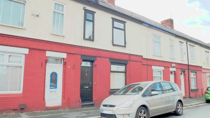3 Bedroom Terraced House To Rent In Essex Road, Manchester, M18