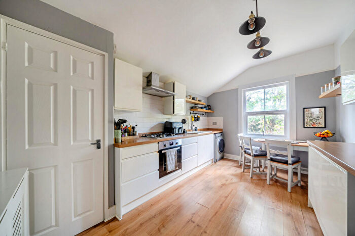 2 Bedroom Apartment For Sale In Hillreach, Woolwich, SE18