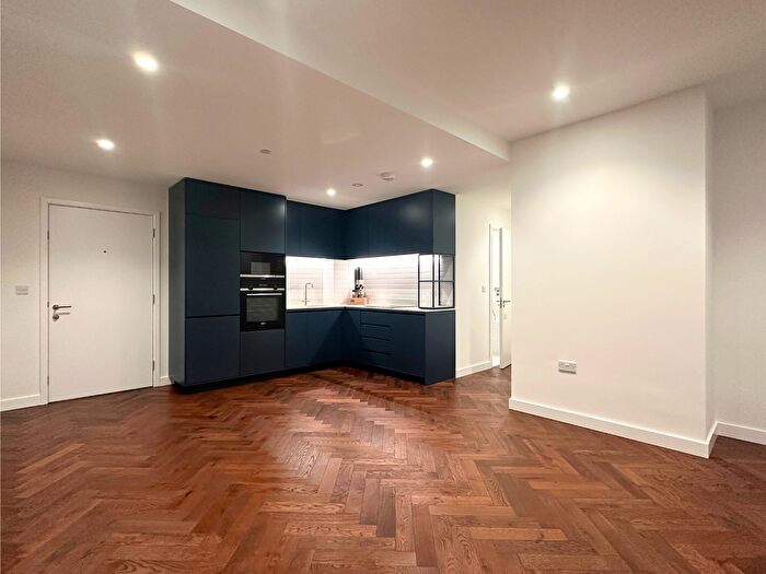 2 Bedroom Flat To Rent In Ribbon Lane, Brent Cross West, London, NW2