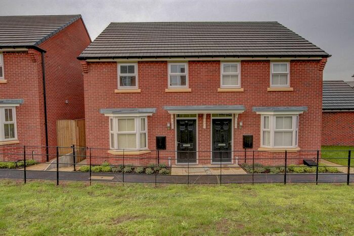 3 Bedroom Semi-Detached House To Rent In Nightingale Drive, Whitby, YO22