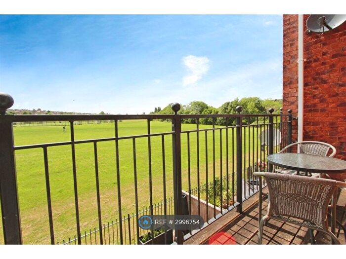 3 Bedroom Terraced House To Rent In The Pavilions, Bristol, BS4