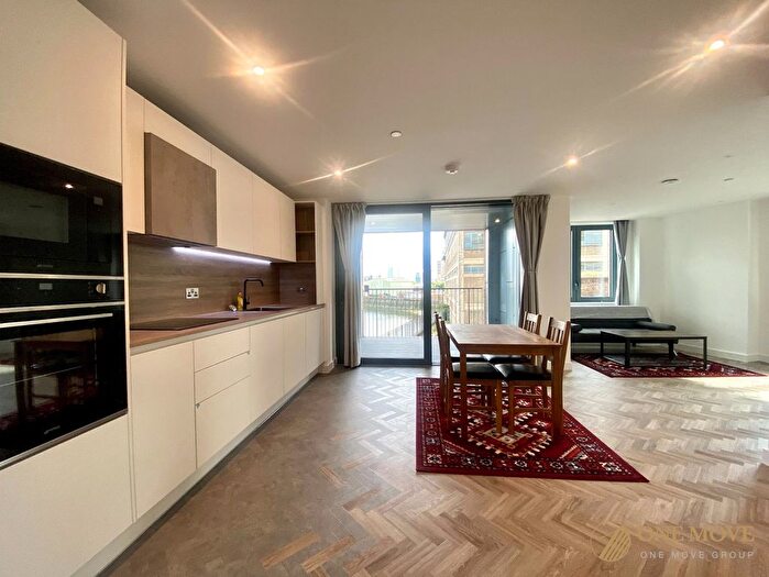 2 Bedroom Flat To Rent In Makers Yard, Skyline Apartments, E3