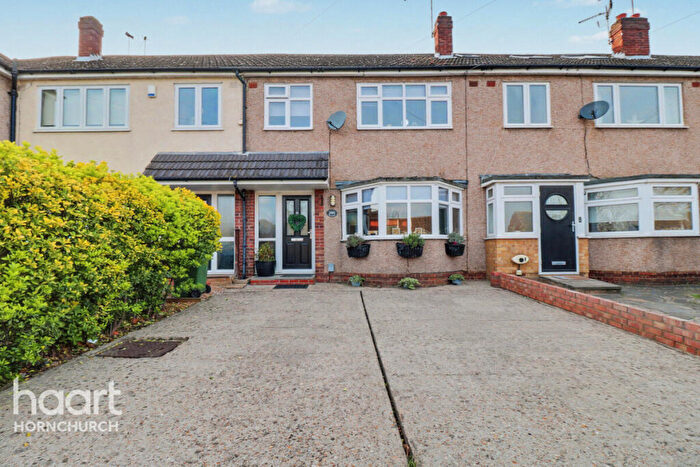 3 Bedroom Terraced House For Sale In Front Lane, Upminster, RM14