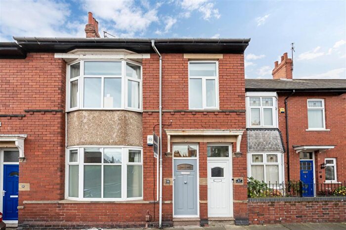 2 Bedroom Flat For Sale In Balmoral Gardens, North Shields, NE29