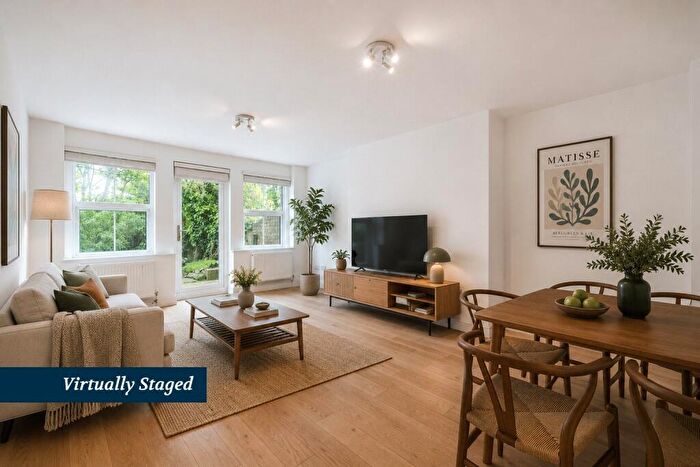 2 Bedroom Flat For Sale In St. Cuthberts Road, Kilburn, NW2