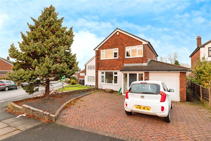 3 Bedroom Detached House For Sale In Chatsworth Close, Bury, Greater Manchester, BL9