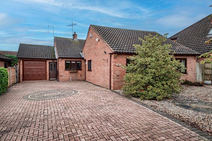 3 Bedroom Detached Bungalow For Sale In Gloster Gardens, Wellesbourne, CV35