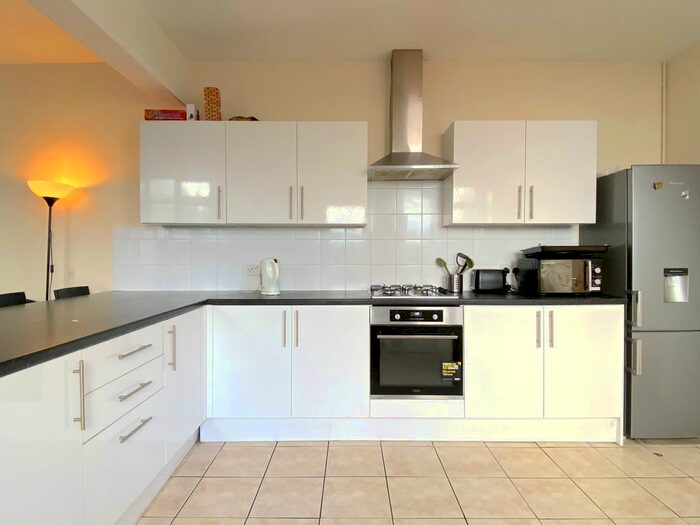 6 Bedroom Property To Rent In Shirley Road, Cathays, Cardiff, CF23