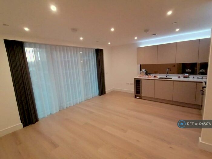 1 Bedroom Flat To Rent In Brigadier Walk, London, SE18