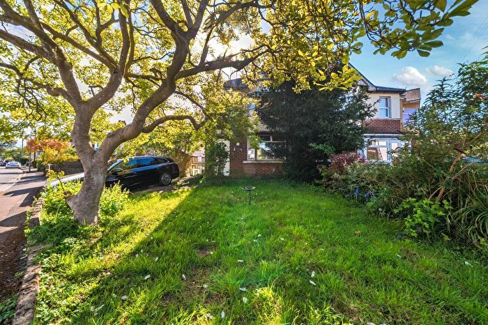 3 Bedroom Semi Detached House For Sale In Lytton Road, East Oxford, OX4