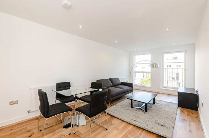 2 Bedroom Flat For Sale In Plender Street, Camden, London, NW1