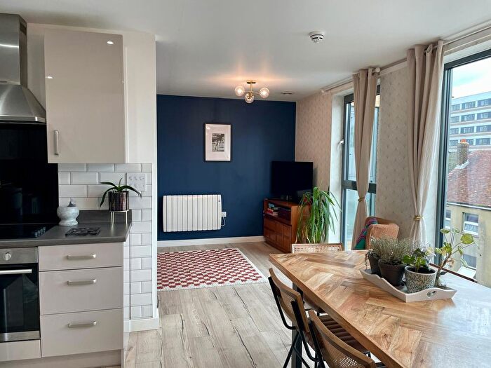 2 Bedroom Flat For Sale In Wrens Cross, Upper Stone Street, Maidstone, Kent, ME15 - Photo 6